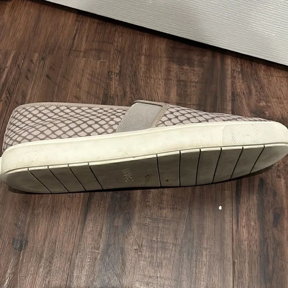 Vince Gray Snakeskin Sneakers, Size 8.5 - Picture 7 of 12